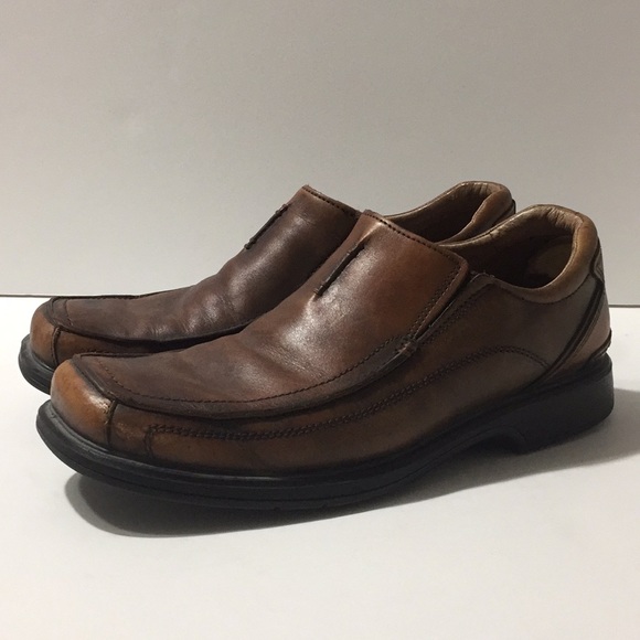 Men's leather slip on dress shoes by Clark's 11.5 Men's leather slip on dress shoes by Clark's 11.5